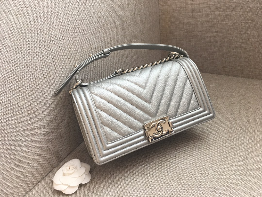 Caviar Medium Boy Handbag Flap Bag A67086 Silver